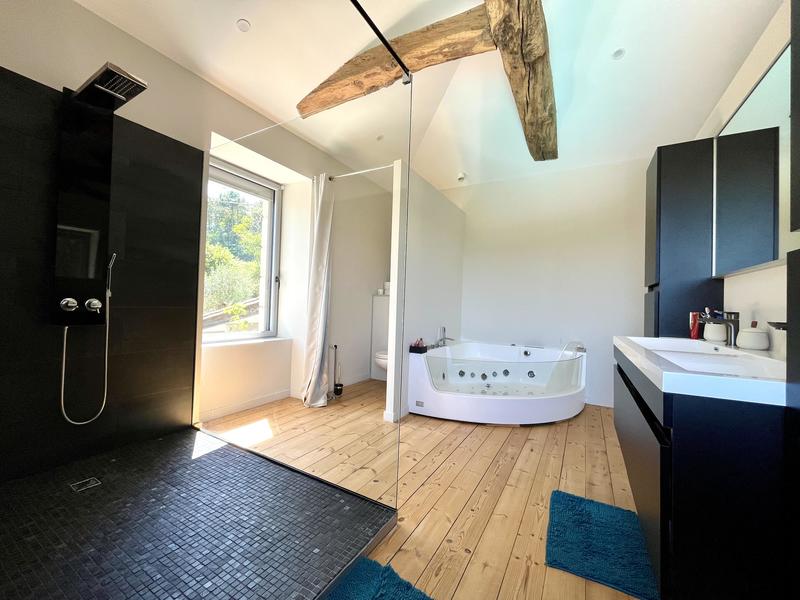 Maison - 650 m² - 20 pièces