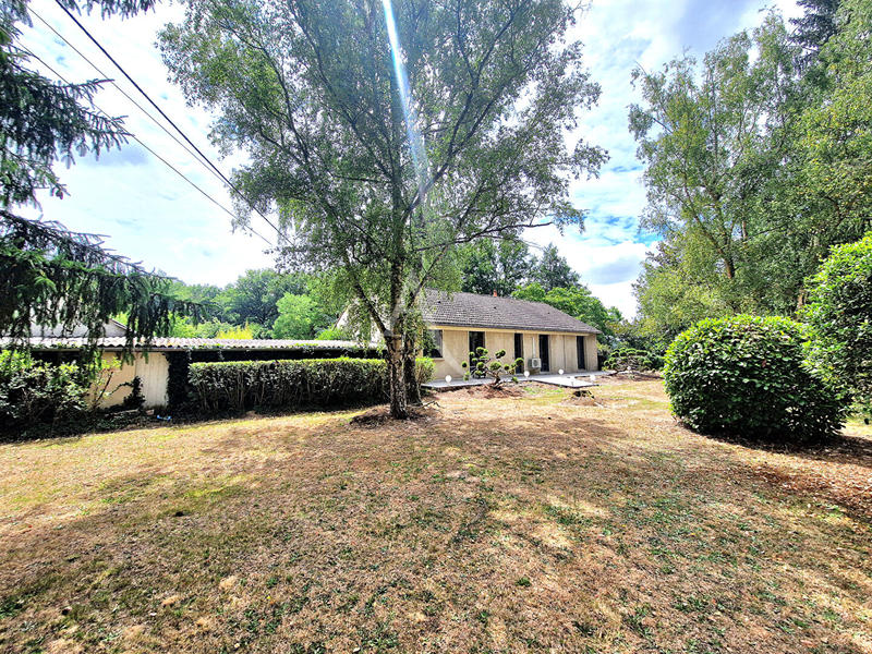 Maison - 258 m² - 9 pièces