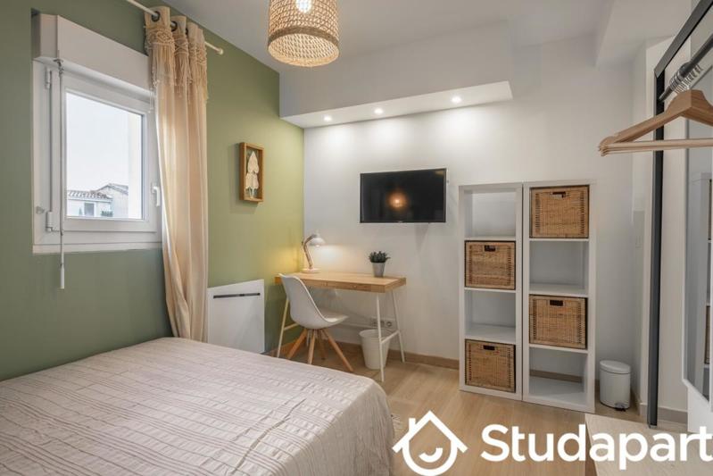 Chambre - 11 m² - 1 pièce