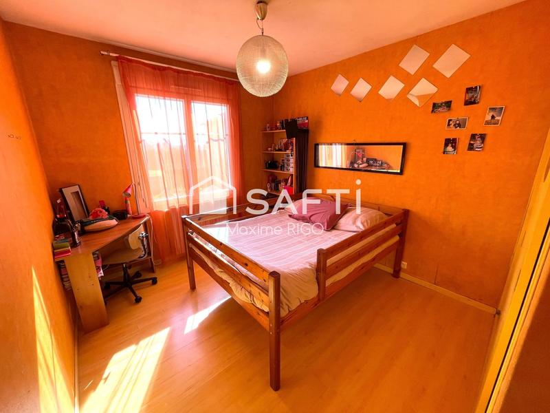 Maison - 220 m² - 8 pièces