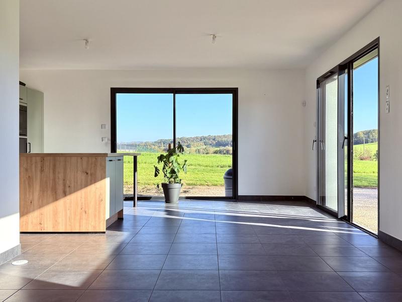 Maison - 99 m² - 4 pièces