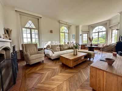 Maison - 219 m² - 8 pièces