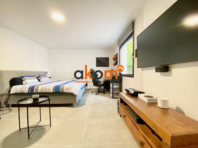 Maison - 200 m² - 5 pièces