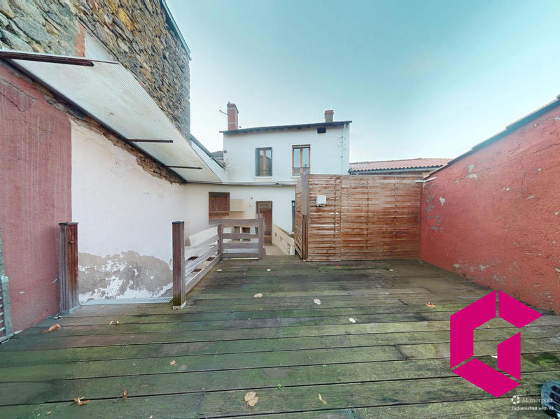 Maison - 137 m² - 9 pièces