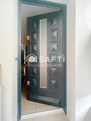 Maison - 207 m² - 9 pièces