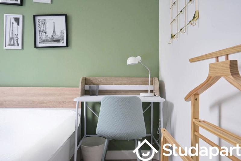 Chambre - 12 m² - 1 pièce