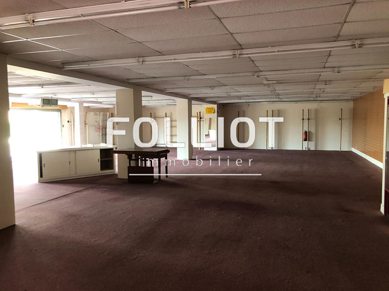 Local commercial - 340 m² - 1 pièce