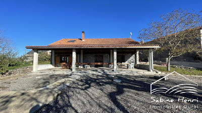 Maison - 211 m² - 5 pièces