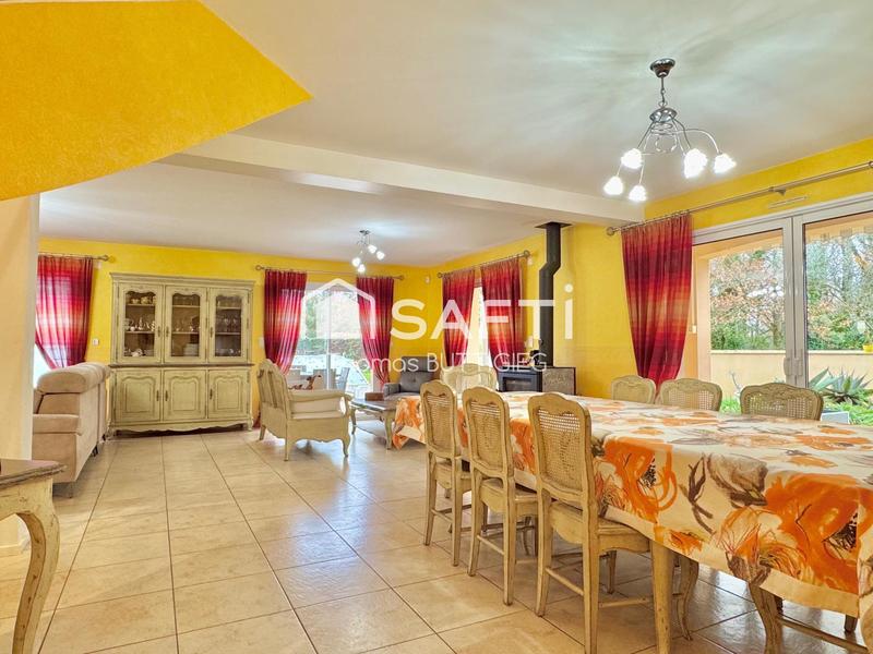 Villa - 233 m² - 8 pièces