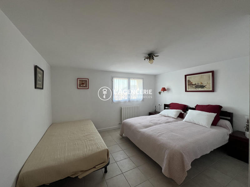 Maison - 250 m² - 8 pièces