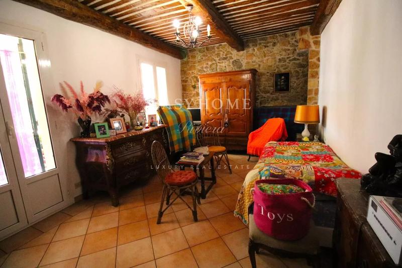 Maison de village - 330 m² - 9 pièces