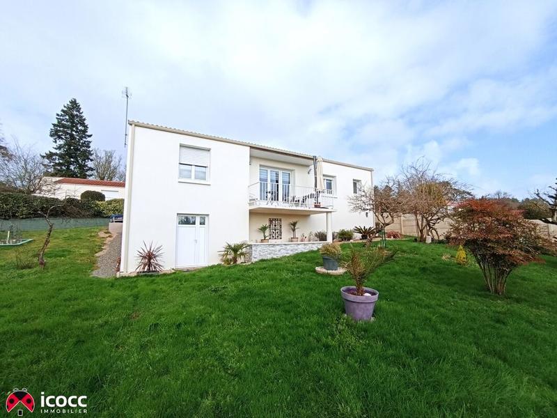 Maison - 102 m² - 5 pièces