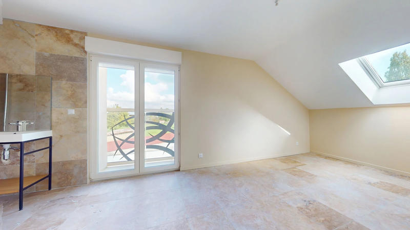 Appartement - 103 m² - 5 pièces