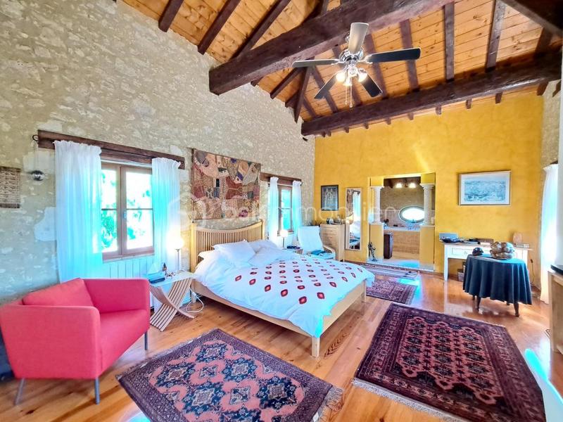 Demeure - 283 m² - 10 pièces