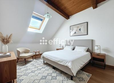 Maison - 165 m² - 10 pièces