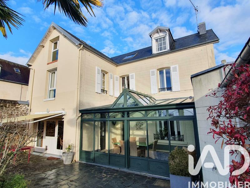 Maison - 174 m² - 8 pièces