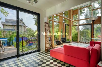 Maison - 184 m² - 8 pièces