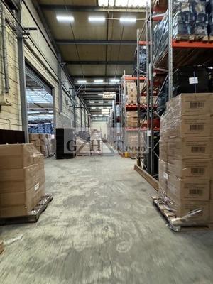 Entrepôt - 8 600 m²