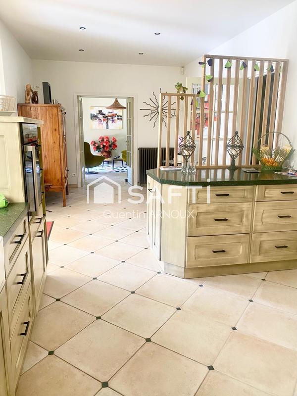 Maison de ville - 211 m² - 5 pièces