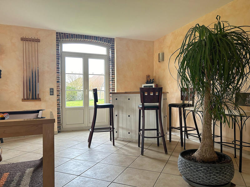 Maison - 325 m² - 12 pièces