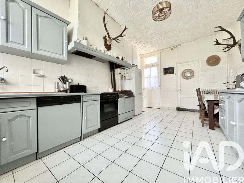 Maison - 230 m² - 8 pièces