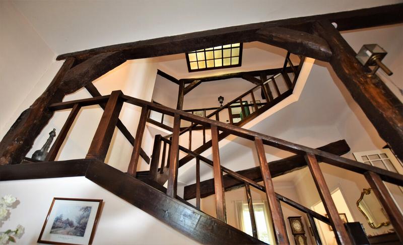 Maison - 260 m² - 8 pièces