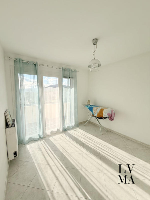 Appartement - 82 m² - 3 pièces