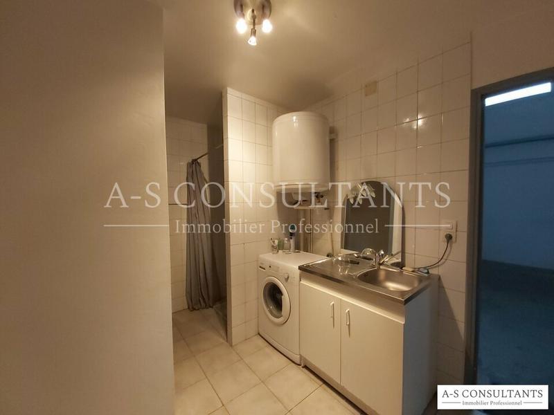 Local d'activité / Entrepôt - 330 m²