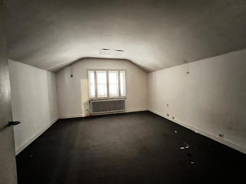 Maison - 230 m² - 7 pièces