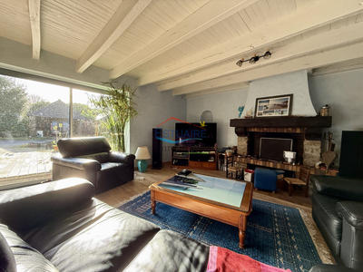 Maison - 204 m² - 7 pièces