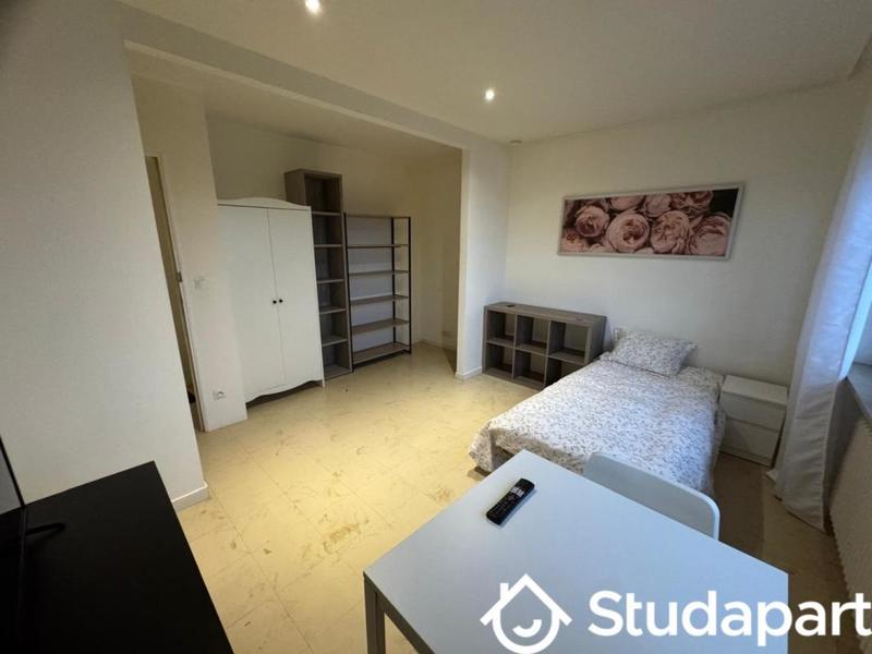 Chambre - 9 m² - 1 pièce