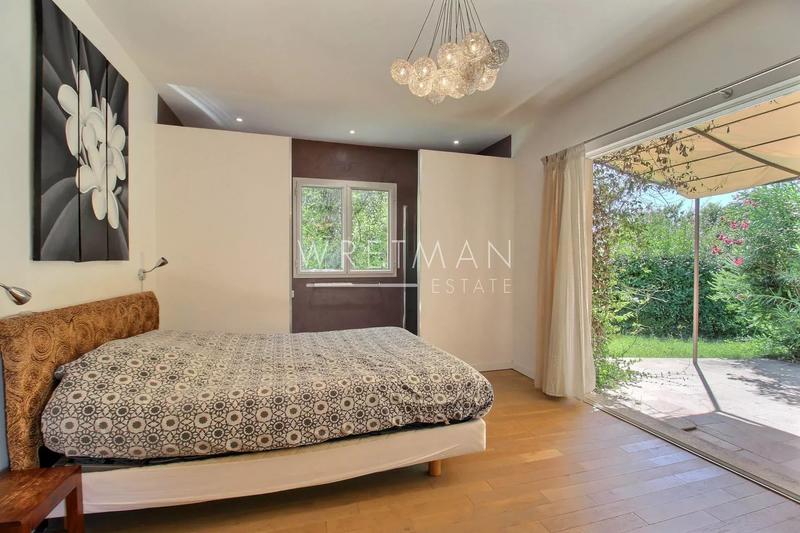 Villa - 225 m² - 6 pièces