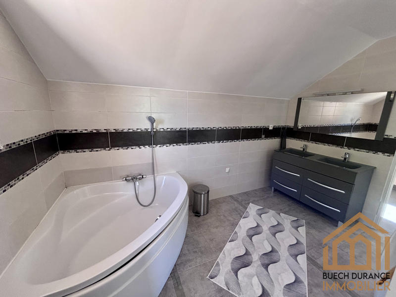 Maison - 144 m² - 5 pièces