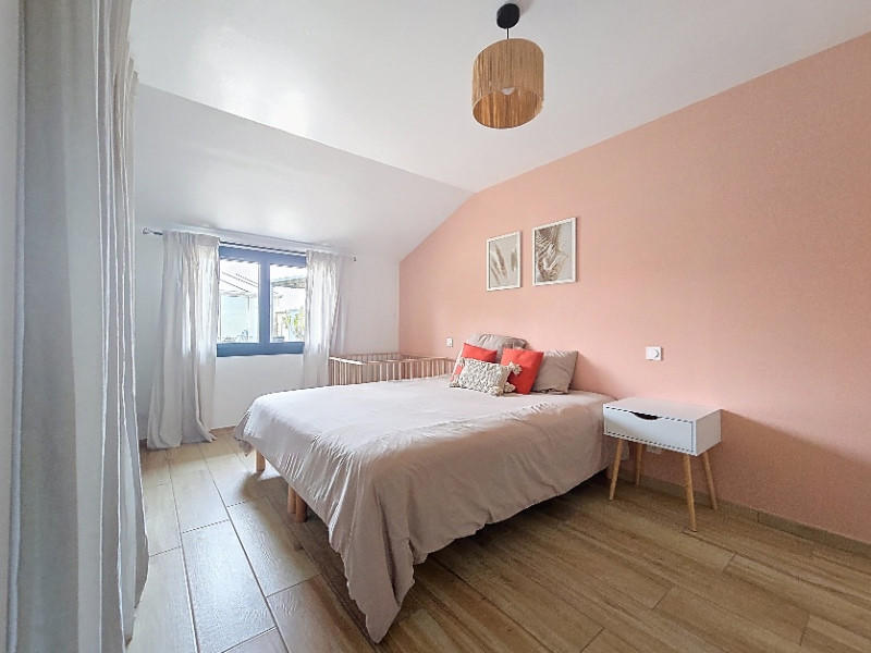 Maison - 210 m² - 8 pièces