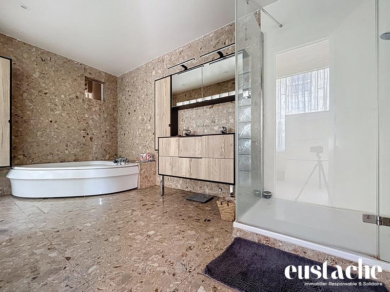 Maison ancienne - 207 m² - 6 pièces