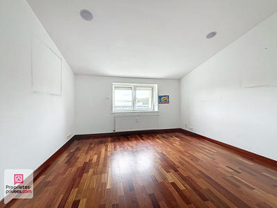 Appartement - 160 m² - 4 pièces