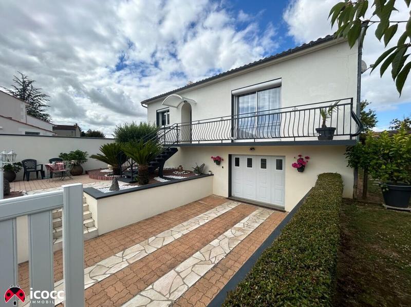 Pavillon - 120 m² - 8 pièces