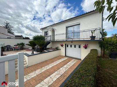 Pavillon - 120 m² - 8 pièces