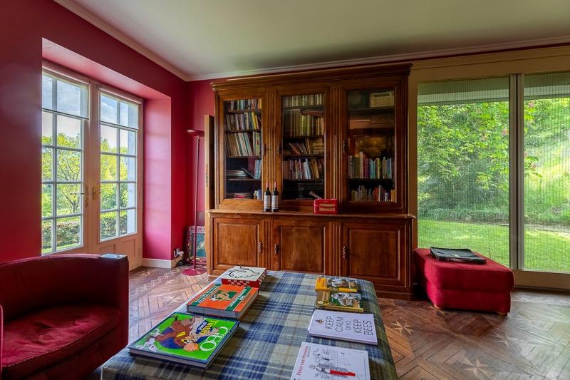 Propriété - 450 m² - 8 pièces