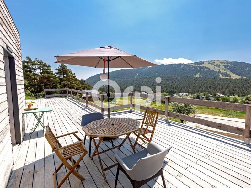 Maison - 250 m² - 6 pièces