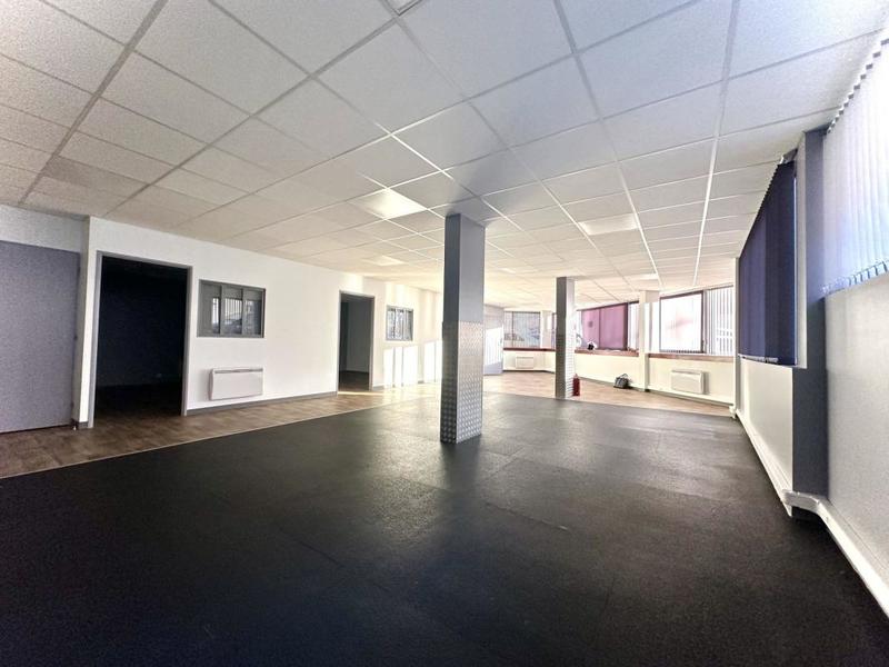 Bureau - 187 m² - 7 pièces