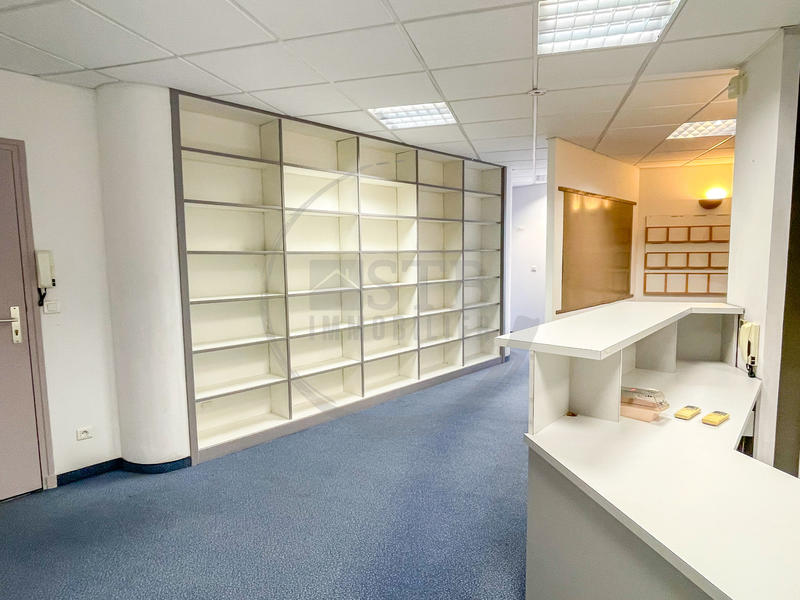 Bureau - 166 m²