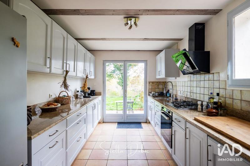 Maison - 239 m² - 8 pièces