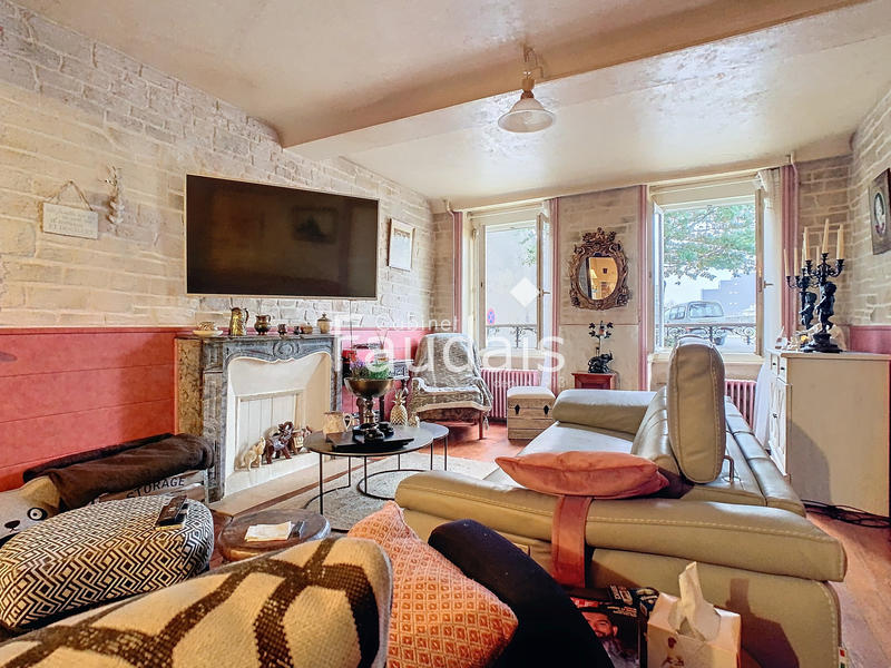 Maison - 248 m² - 10 pièces