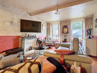 Maison - 248 m² - 10 pièces