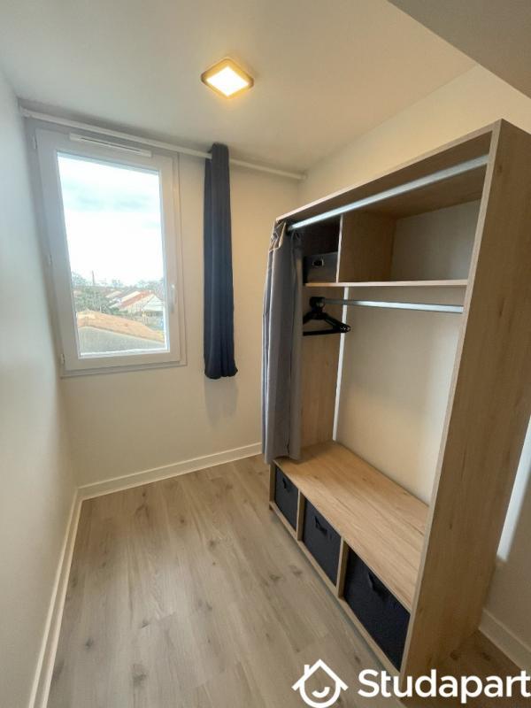 Chambre - 9 m² - 1 pièce