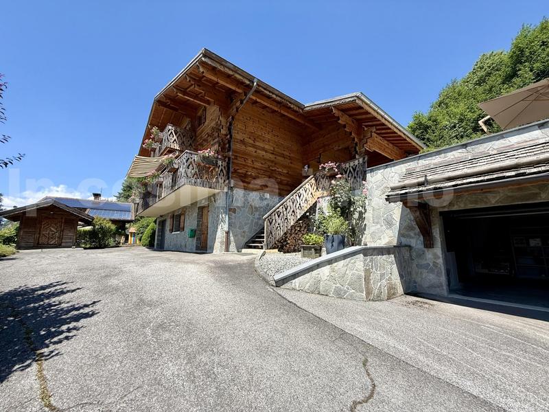 Châlet - 250 m² - 6 pièces