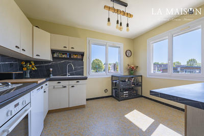 Maison - 94 m² - 4 pièces