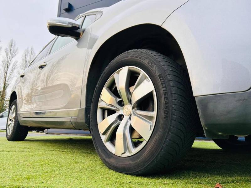 Peugeot 2008 1.2 Puretech 130 s&amp;amp;S Allure