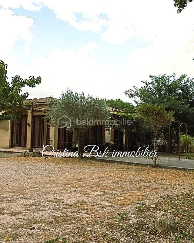 Local commercial - 270 m² - 7 pièces